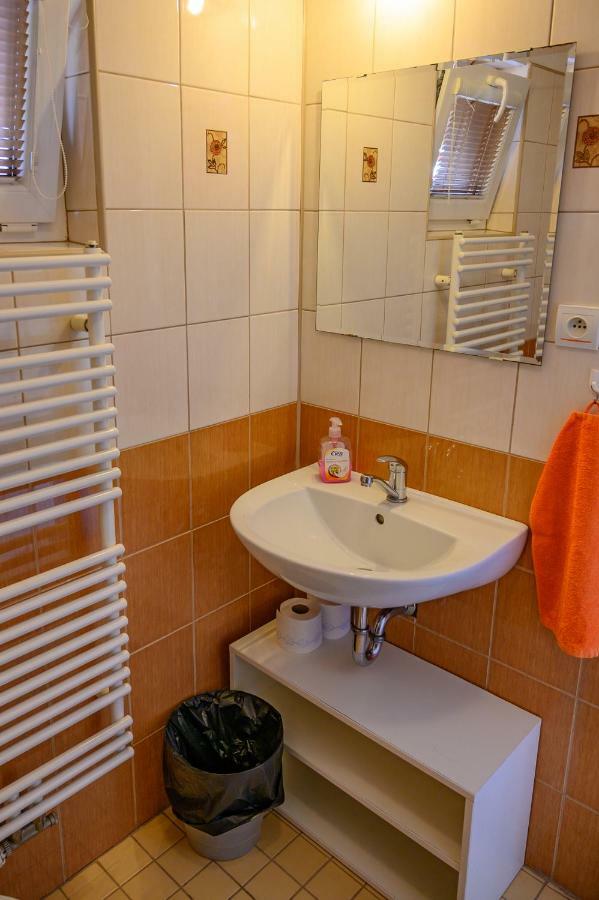 Penzion Tyra Trinec Exterior foto